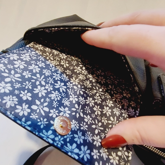 NANETTE LEPORE BLACK CROSSBODY BAG - Picture 12 of 12